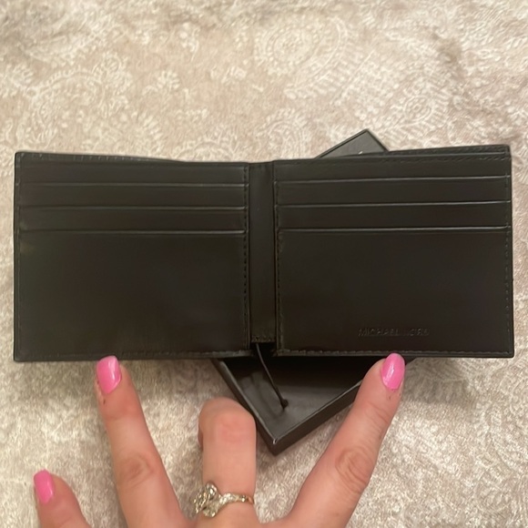 Brand New Michael Kors Men's Wallet Black Logo Jet Set Slim Billfold in Box - Picture 8 of 16